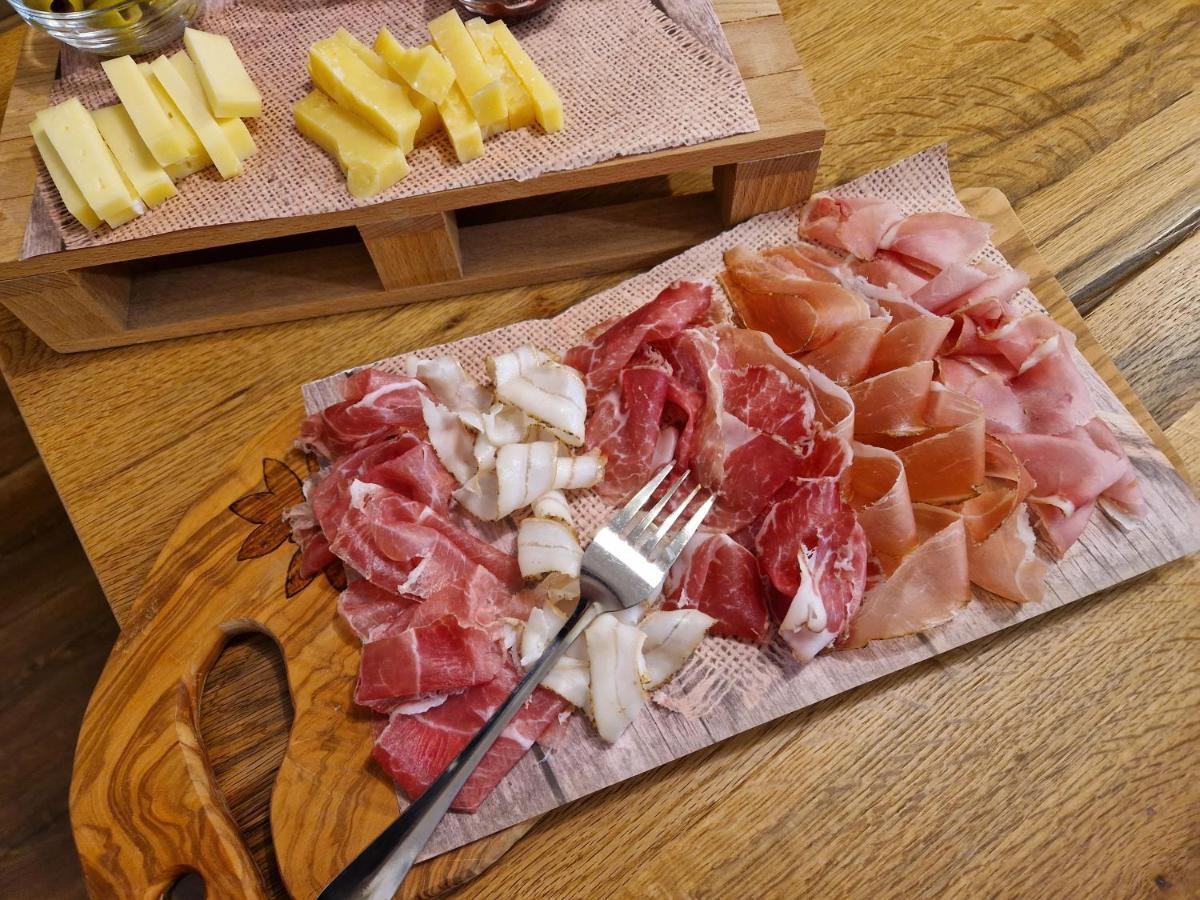 Capo di Ponte Azienda Agricola Agriturismo I Sei Petali מראה חיצוני תמונה